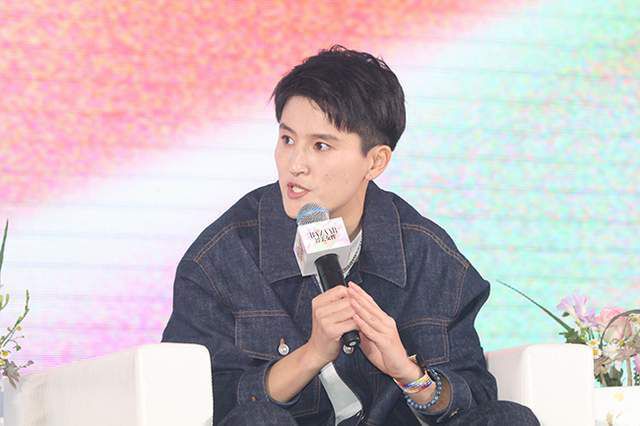 尤其是蒋明，更是一脸懵逼。